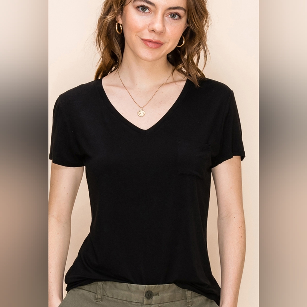 Vneck Pocket Tee Basic Essential